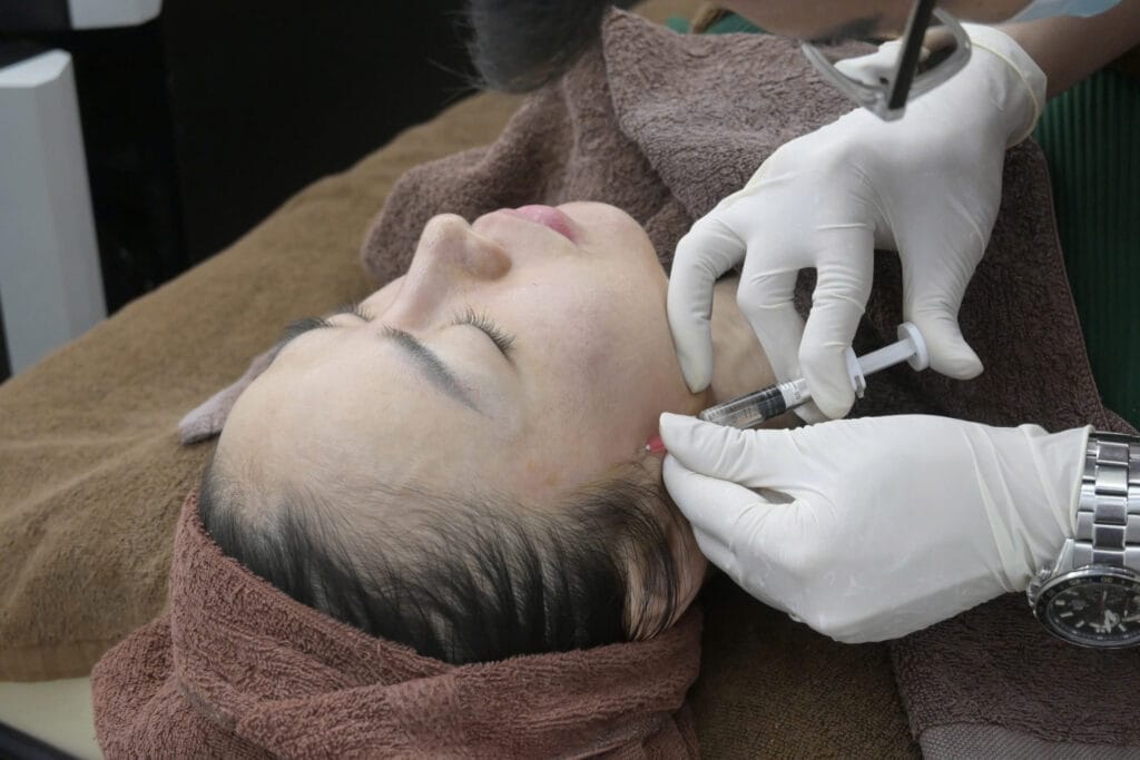 100% liệu trình tiêm Filler Elasty tại SBC do bác sĩ chuyên khoa trực tiếp thực hiện trong môi trường vô trùng chuẩn y khoa.